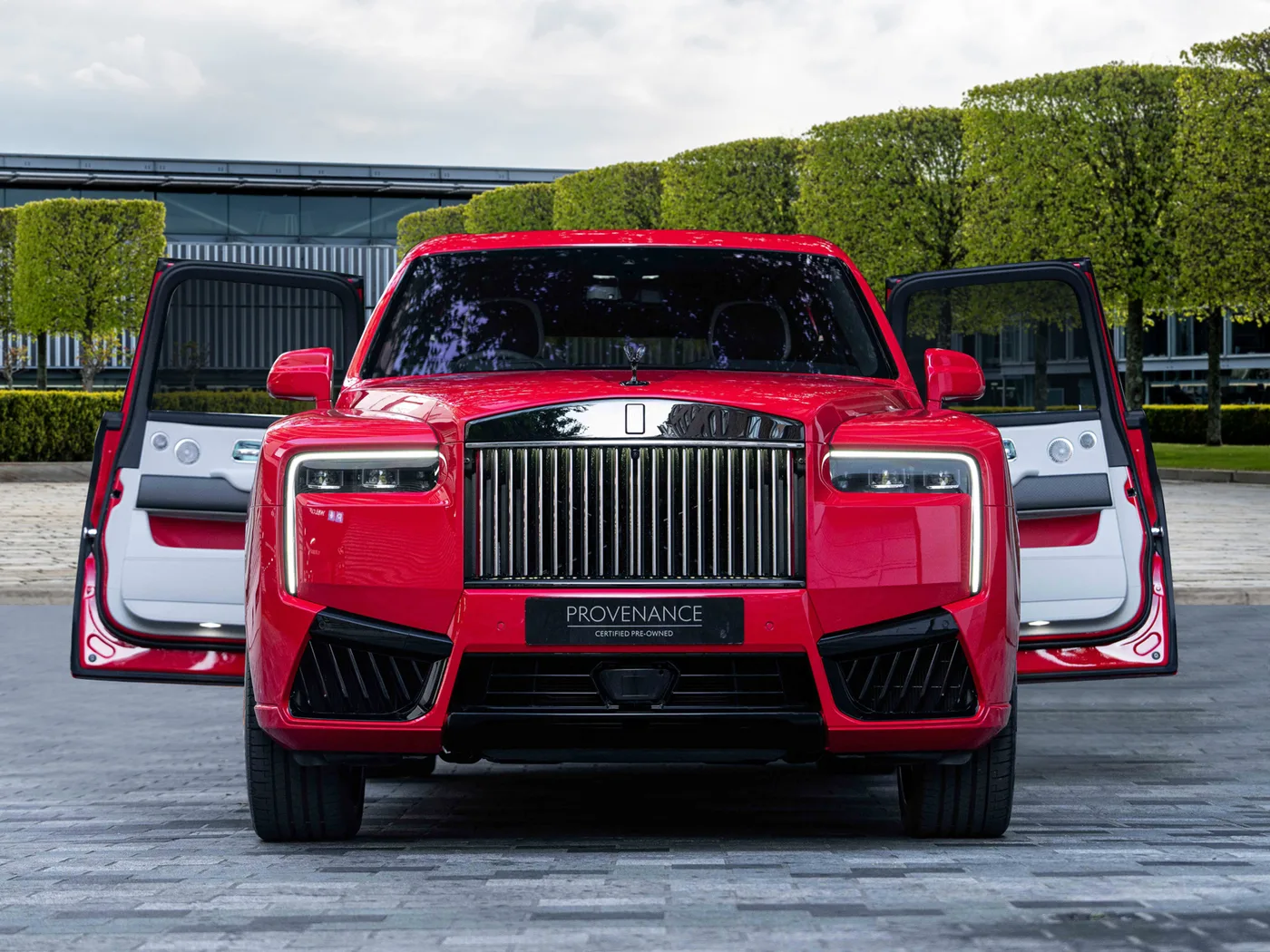 2026 Rolls-Royce Cullinan Series II Black Badge offered by a franchised dealer group in London, United Kingdom, photo 9 of 25