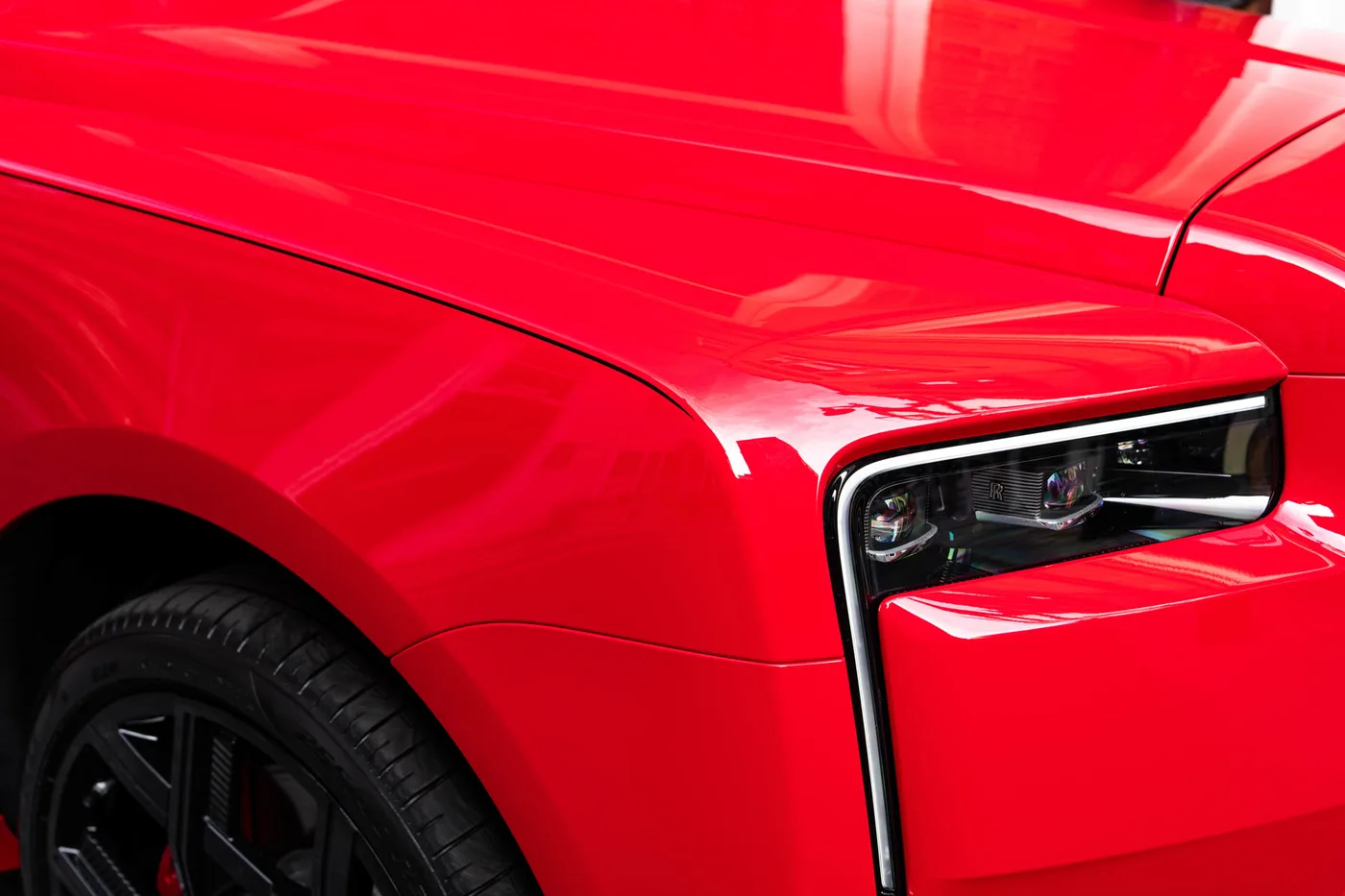 2026 Rolls-Royce Cullinan Series II Black Badge offered by a franchised dealer group in London, United Kingdom, photo 19 of 25