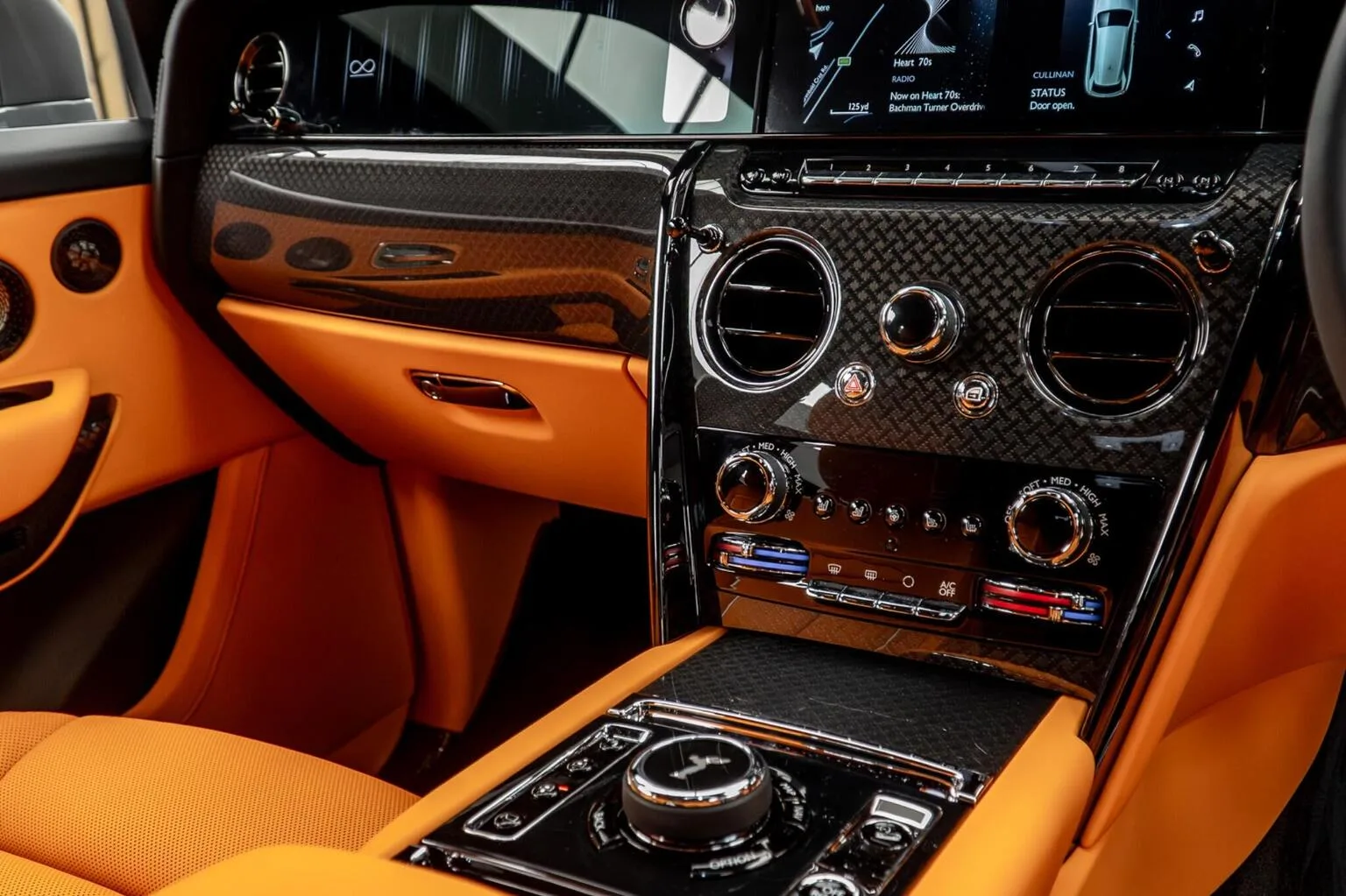 2026 Rolls-Royce Cullinan Series II Black Badge, 24/30