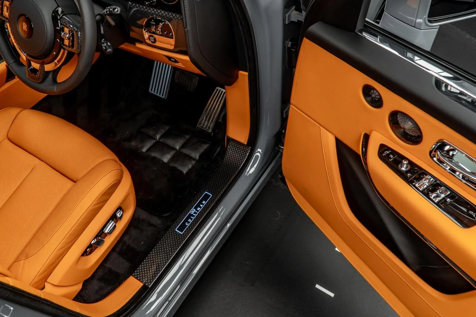 2026 Rolls-Royce Cullinan Series II Black Badge, 28/30