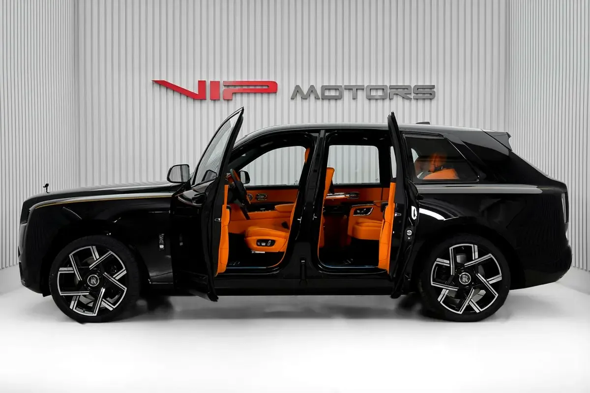 2026 Rolls-Royce Cullinan Series II Black Badge, 8/14
