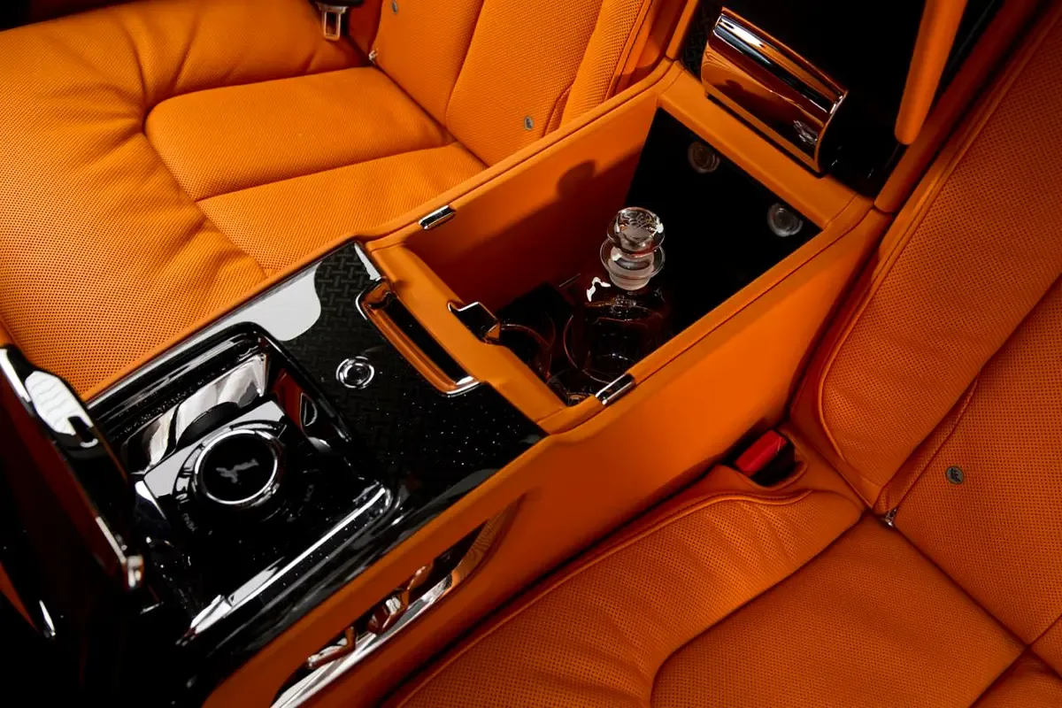 2026 Rolls-Royce Cullinan Series II Black Badge, 13/14