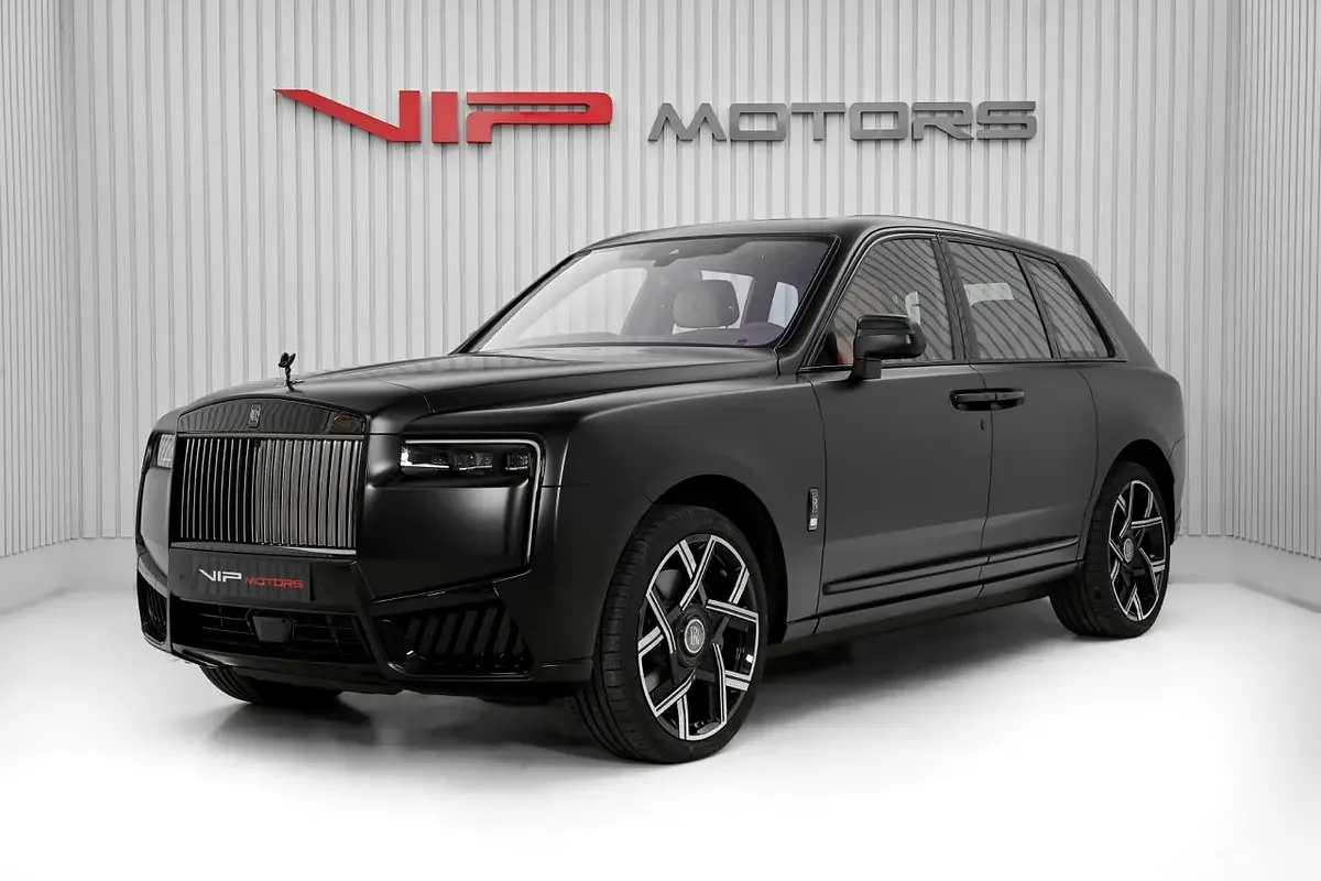 2026 Rolls-Royce Cullinan Series II Black Badge angeboten von einem Fachhändler in Dubai, Vereinigte Arabische Emirate, Hauptfoto