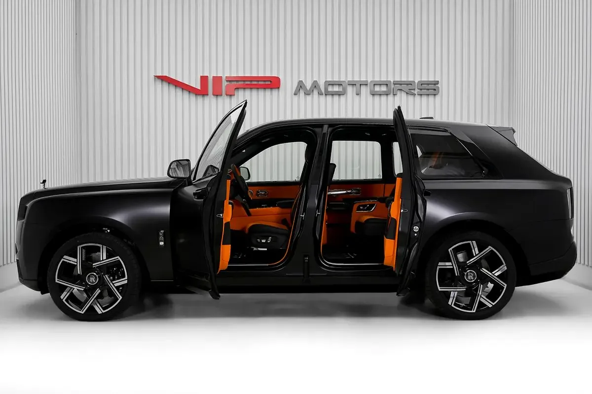 2026 Rolls-Royce Cullinan Series II Black Badge, 8/15