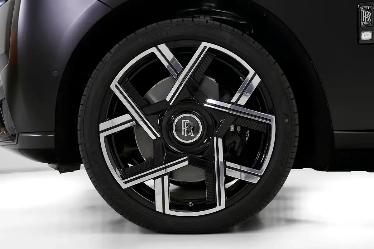 2026 Rolls-Royce Cullinan Series II Black Badge, 9/15
