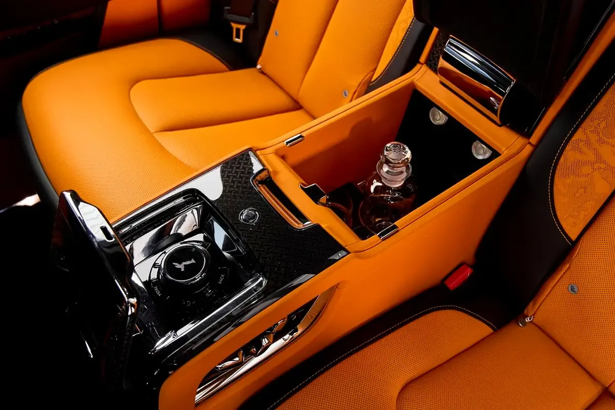 2026 Rolls-Royce Cullinan Series II Black Badge, 14/15