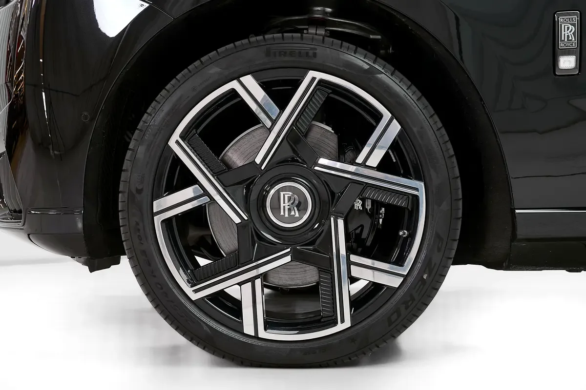2026 Rolls-Royce Cullinan Series II Black Badge, 9/14