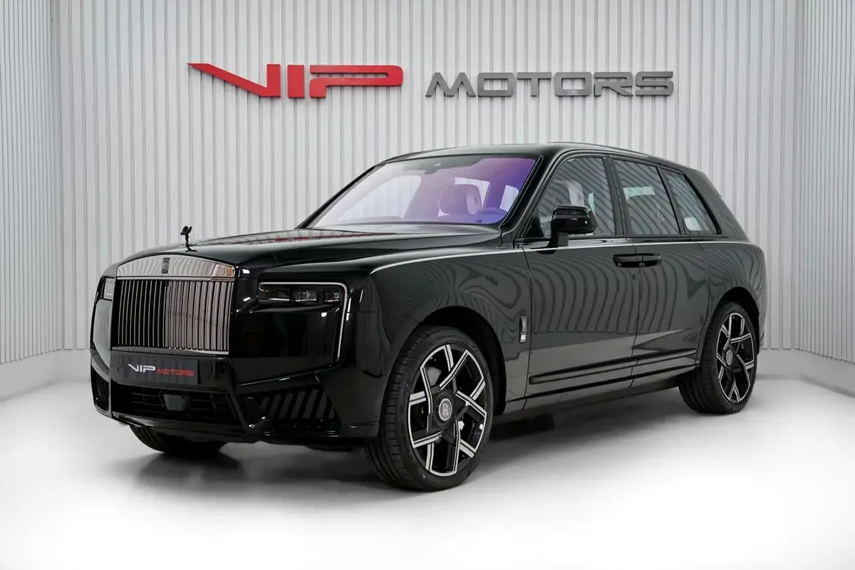 2026 Rolls-Royce Cullinan Series II Black Badge angeboten von einem Fachhändler in Dubai, Vereinigte Arabische Emirate, Hauptfoto