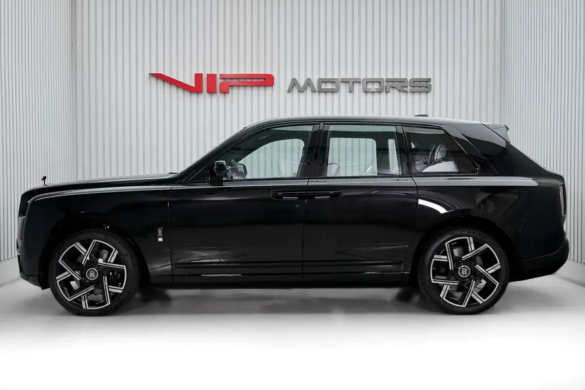 2026 Rolls-Royce Cullinan Series II Black Badge, 7/15