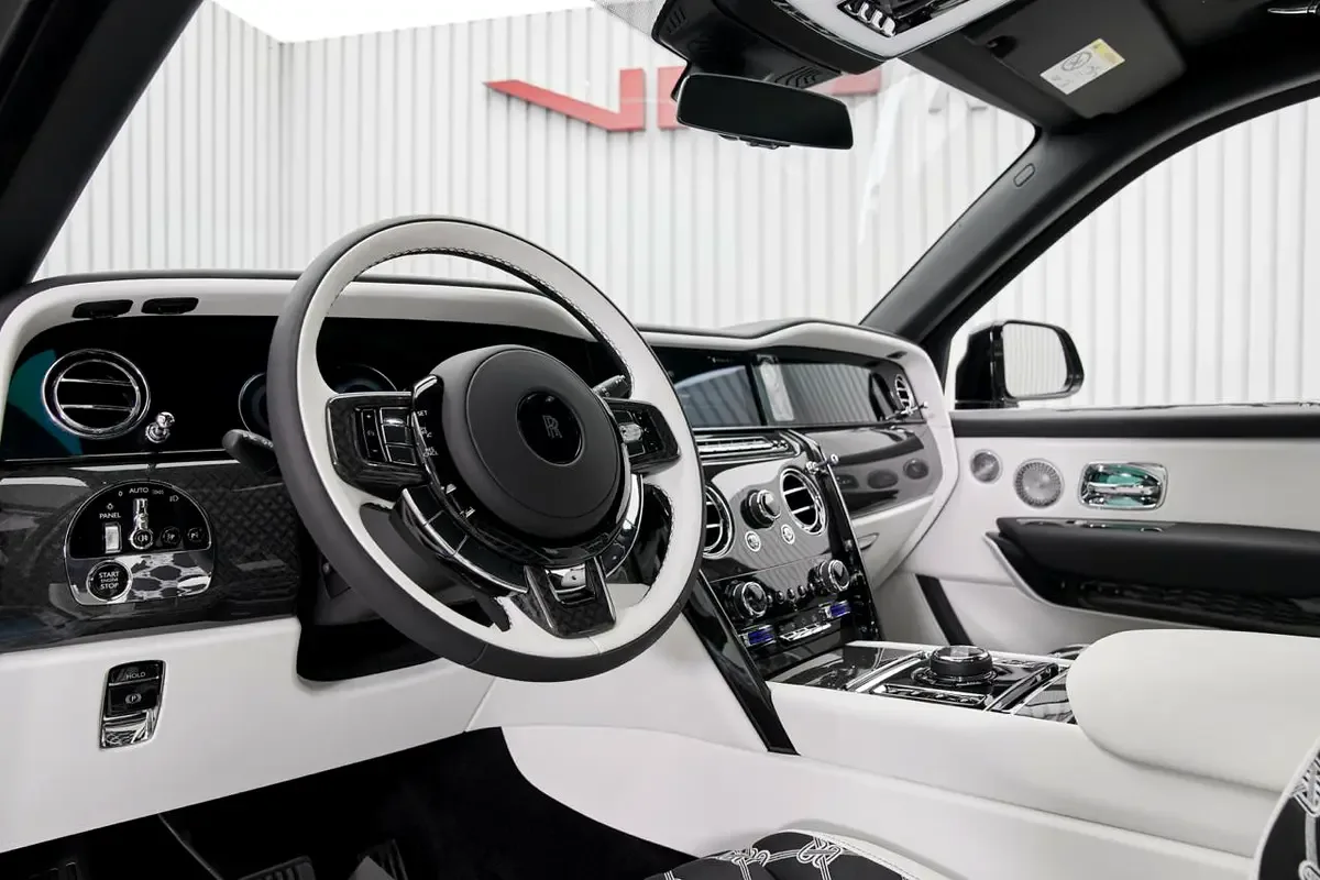 2026 Rolls-Royce Cullinan Series II Black Badge, 10/15