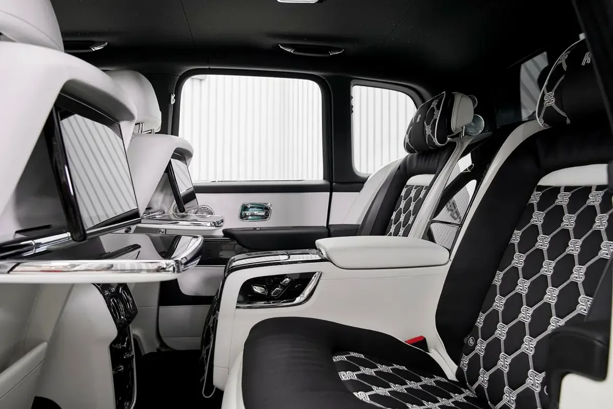 2026 Rolls-Royce Cullinan Series II Black Badge, 13/15