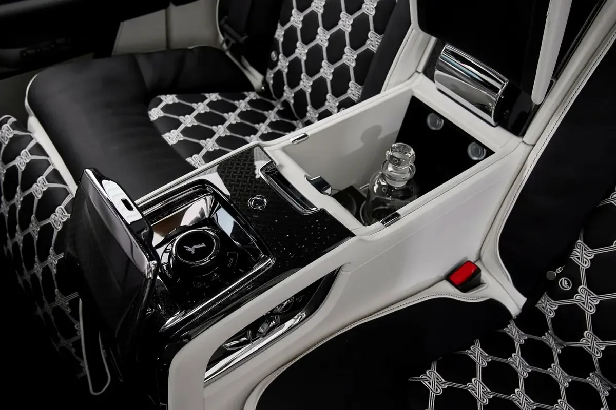 2026 Rolls-Royce Cullinan Series II Black Badge, 15/15