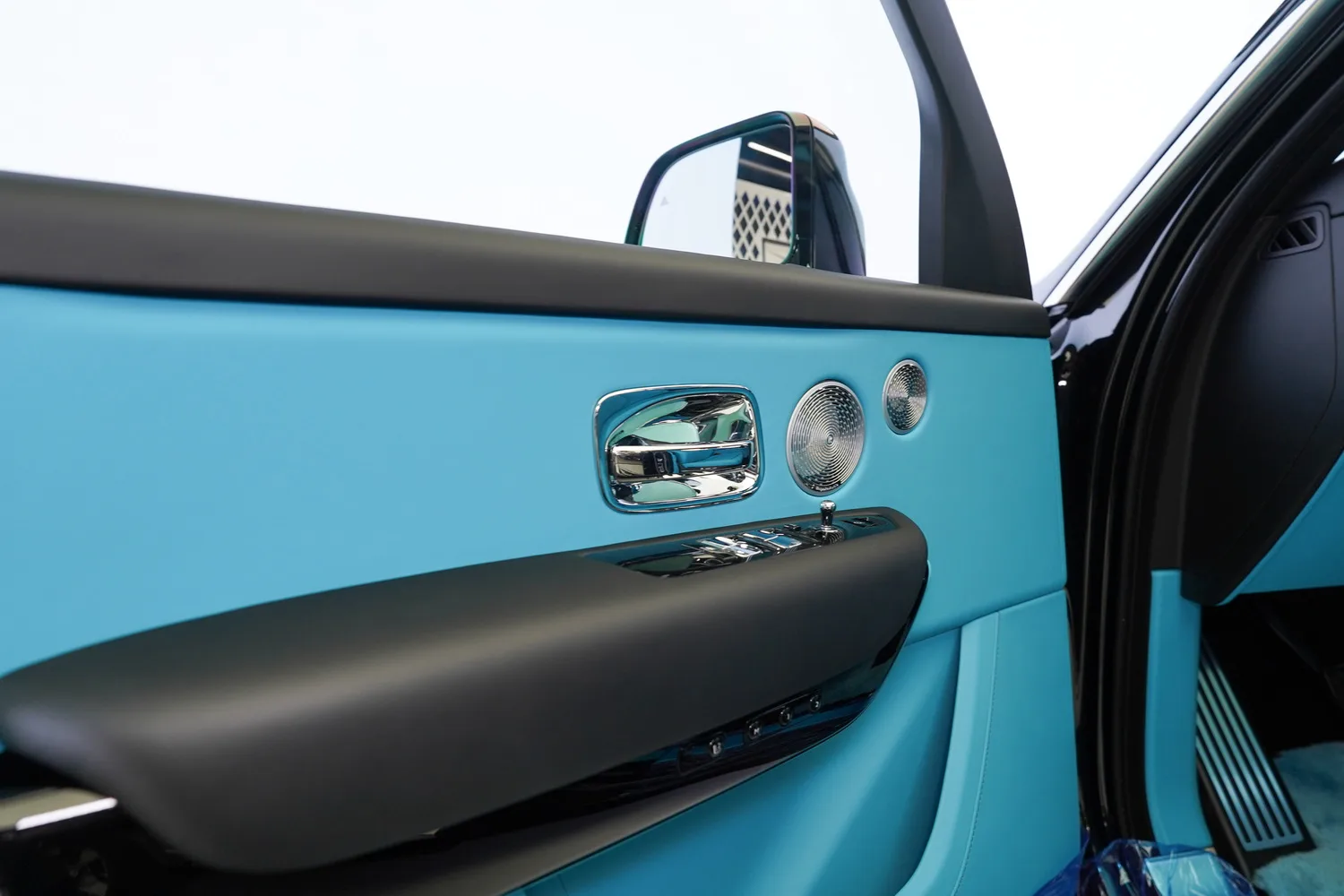 2026 Rolls-Royce Cullinan Series II, 2/19