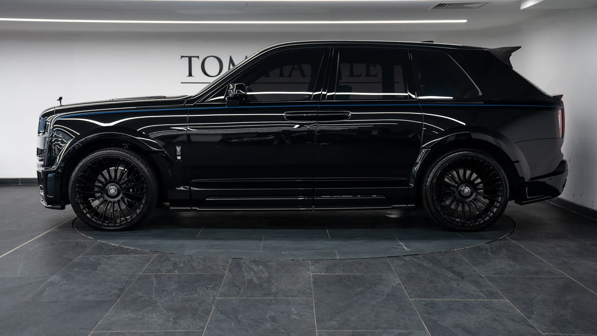 2026 Rolls-Royce Cullinan Series II Urban Widetrack, 4/30