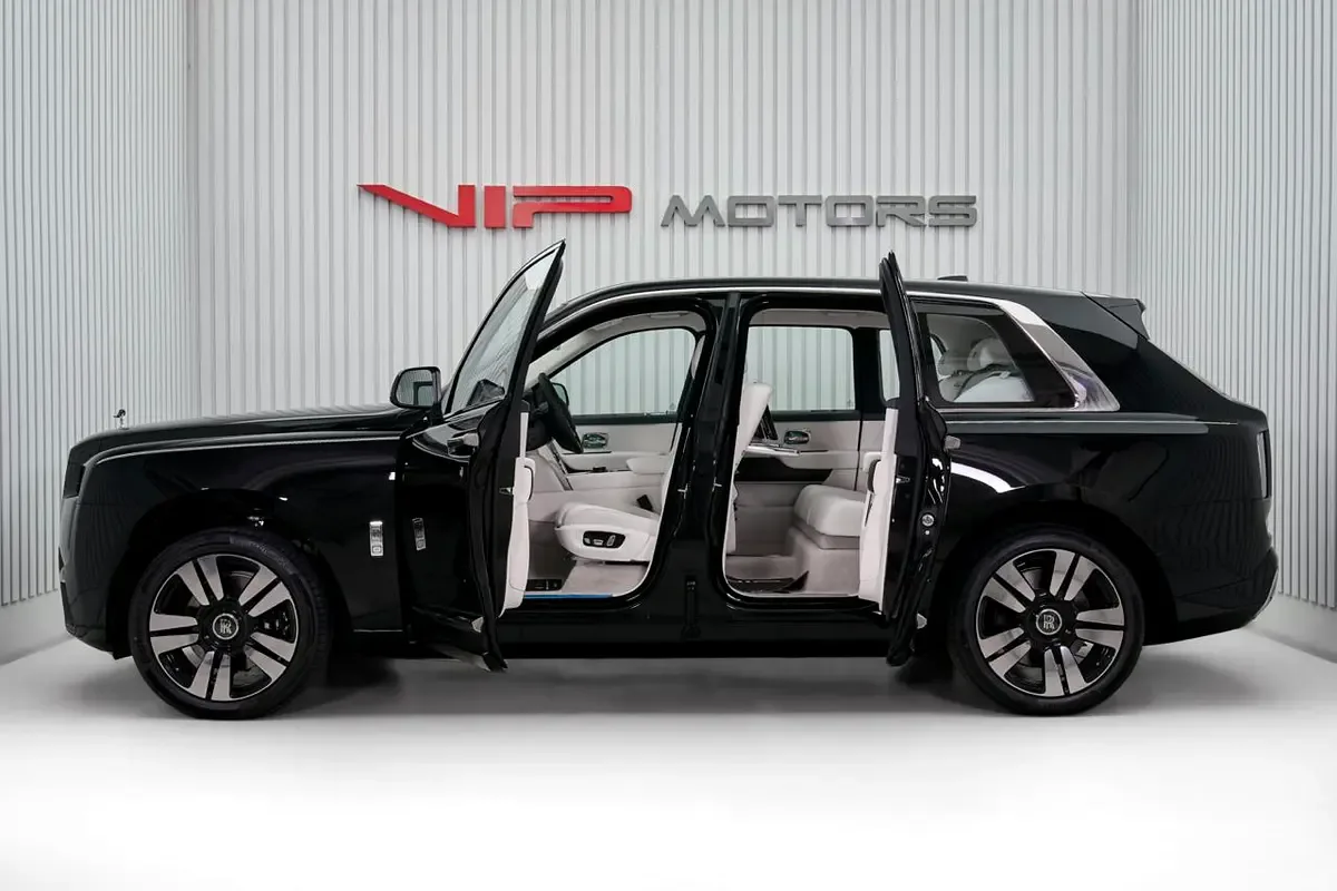 2026 Rolls-Royce Cullinan Series II, 8/13