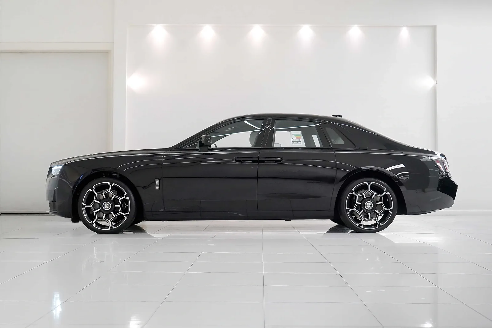 2026 Rolls-Royce Ghost Series II Black Badge, 2/14