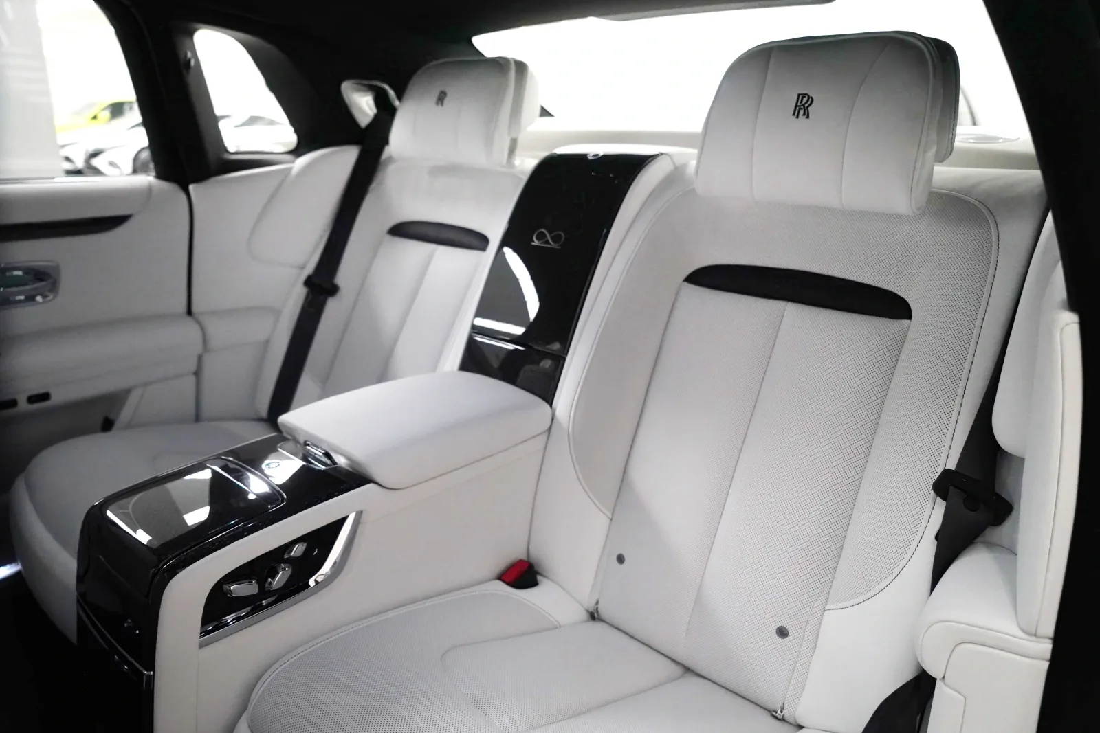 2026 Rolls-Royce Ghost Series II Black Badge, 12/14