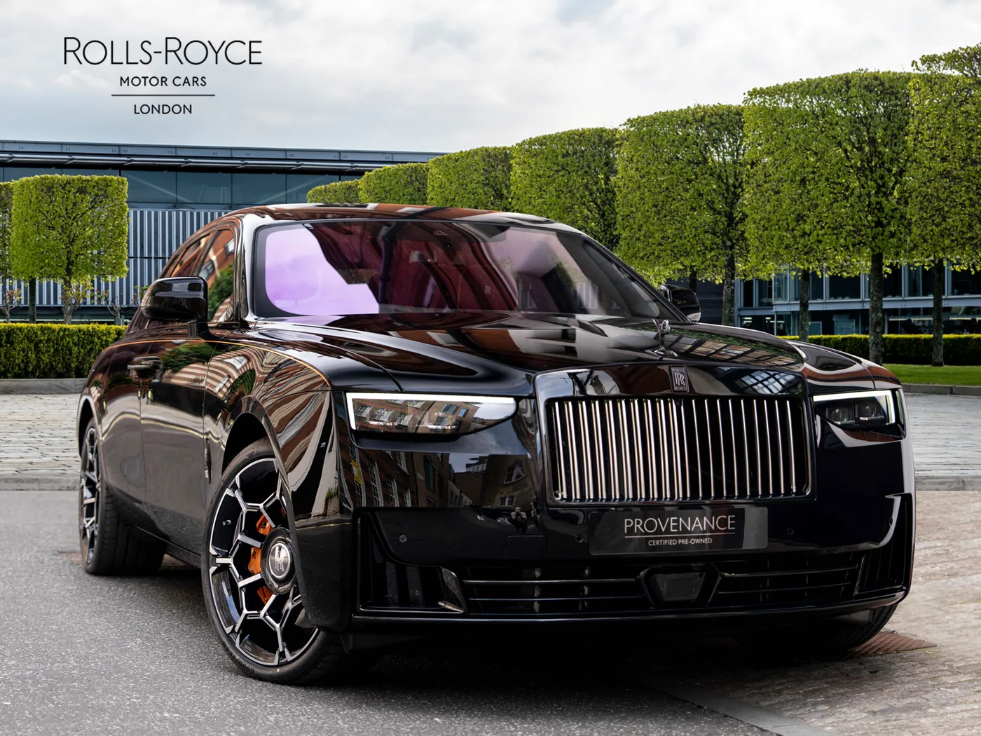 2026 Rolls-Royce Ghost Black Badge angeboten von einer Vertragshändlergruppe in London, Vereinigtes Königreich, Foto 2 von 25