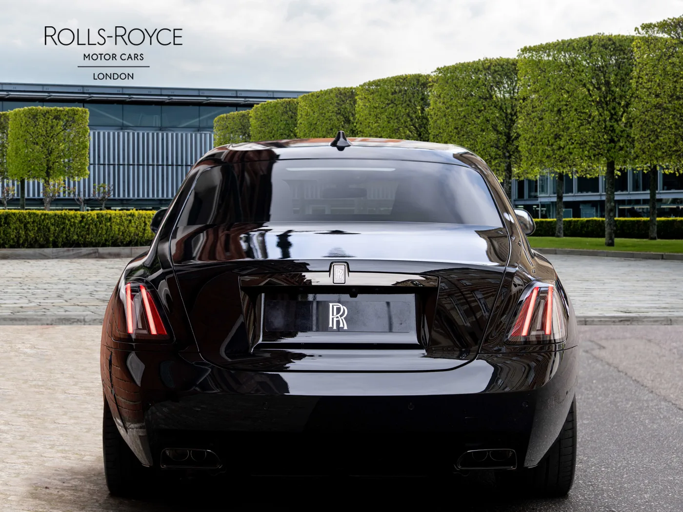 2026 Rolls-Royce Ghost Black Badge angeboten von einer Vertragshändlergruppe in London, Vereinigtes Königreich, Foto 6 von 25