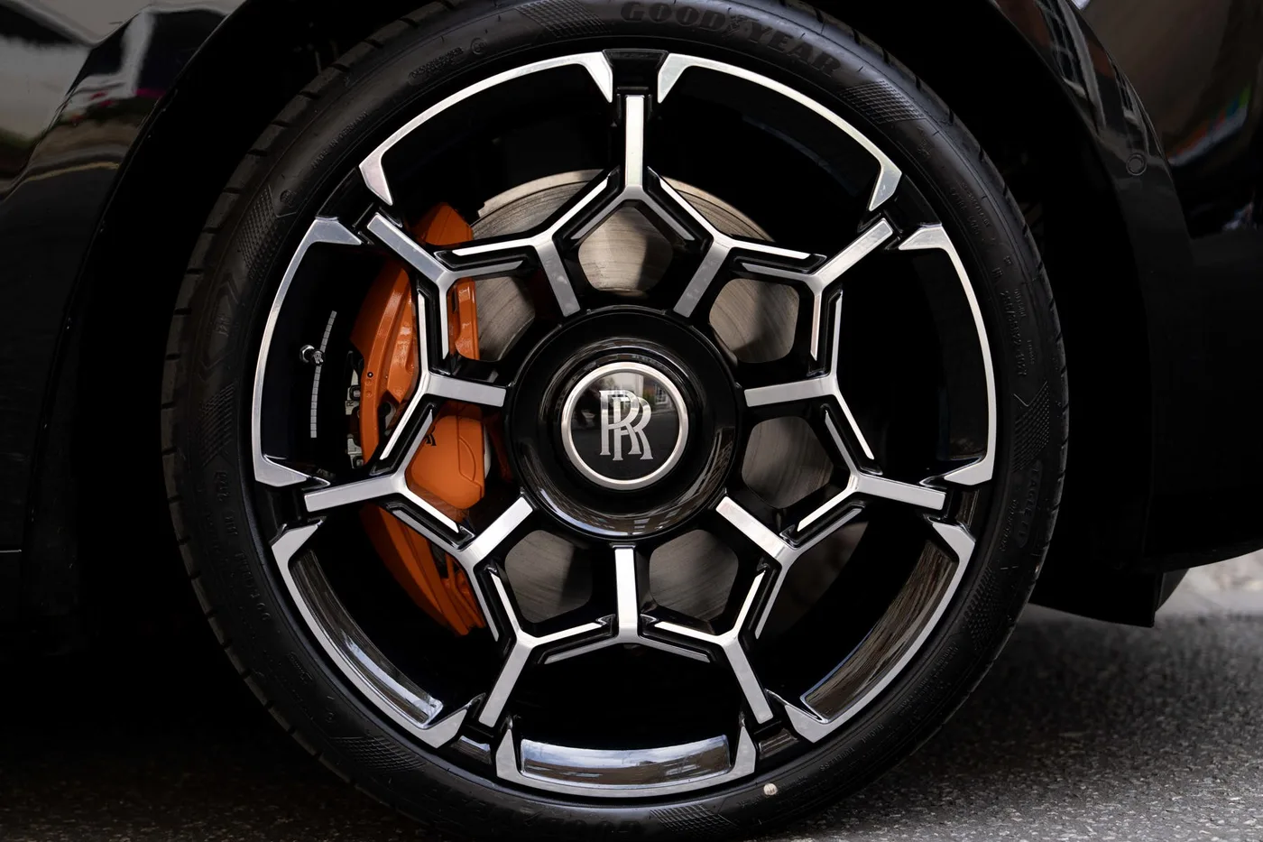 2026 Rolls-Royce Ghost Black Badge angeboten von einer Vertragshändlergruppe in London, Vereinigtes Königreich, Foto 10 von 25