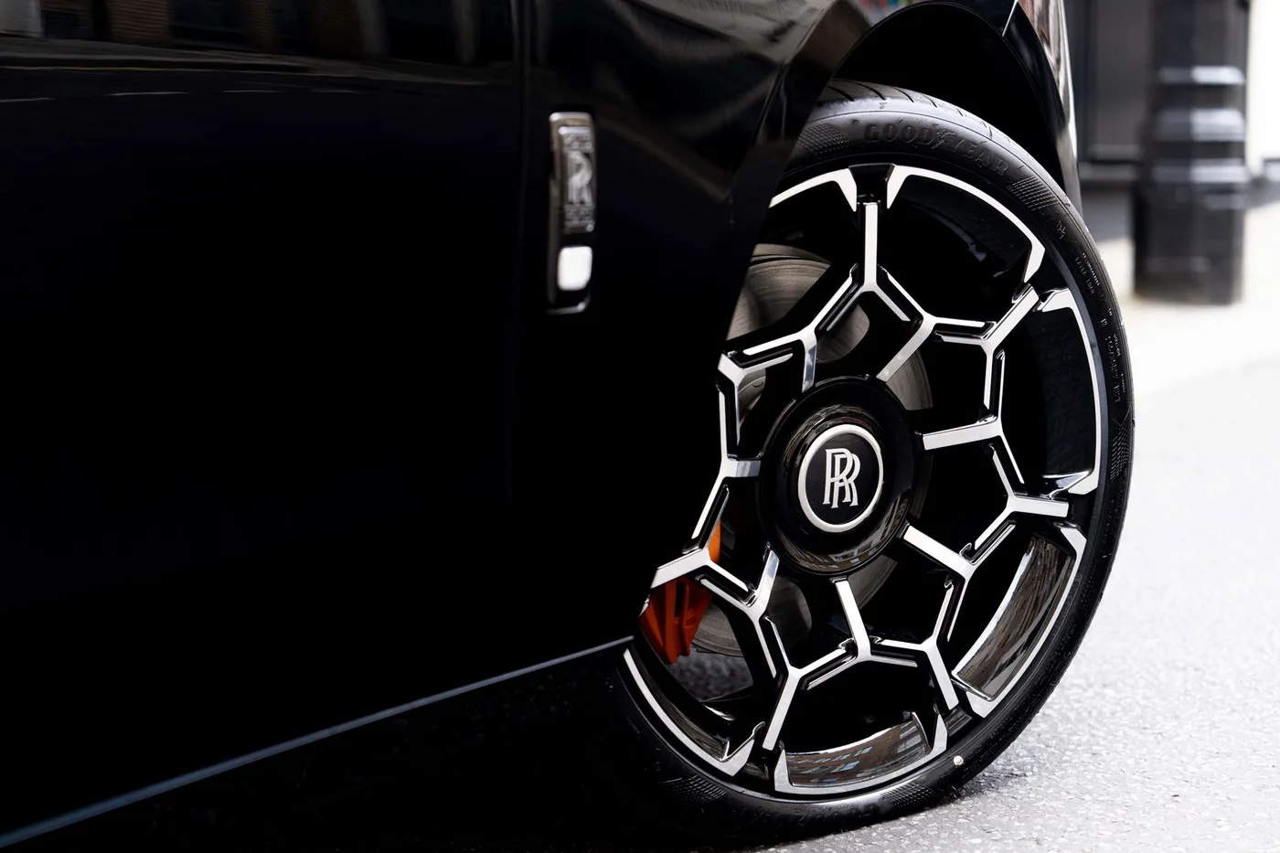2026 Rolls-Royce Ghost Black Badge angeboten von einer Vertragshändlergruppe in London, Vereinigtes Königreich, Foto 25 von 25