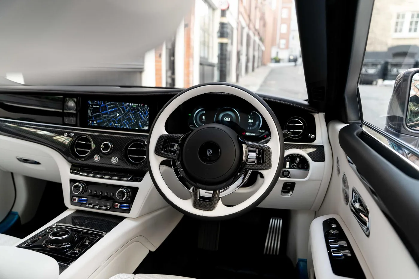 2026 Rolls-Royce Ghost Series II Black Badge angeboten von einer Vertragshändlergruppe in London, Vereinigtes Königreich, Foto 4 von 25