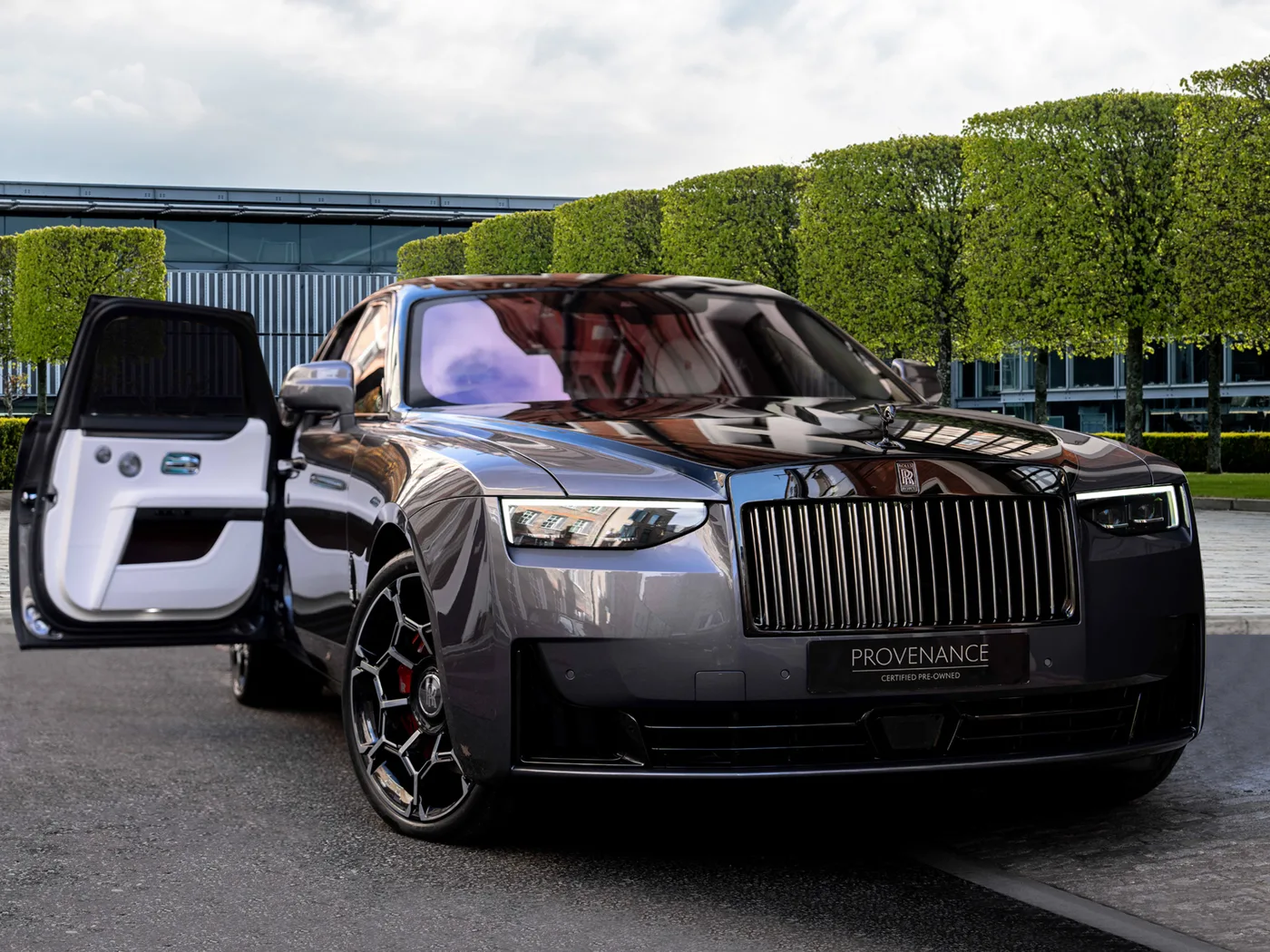 2026 Rolls-Royce Ghost Series II Black Badge angeboten von einer Vertragshändlergruppe in London, Vereinigtes Königreich, Foto 7 von 25