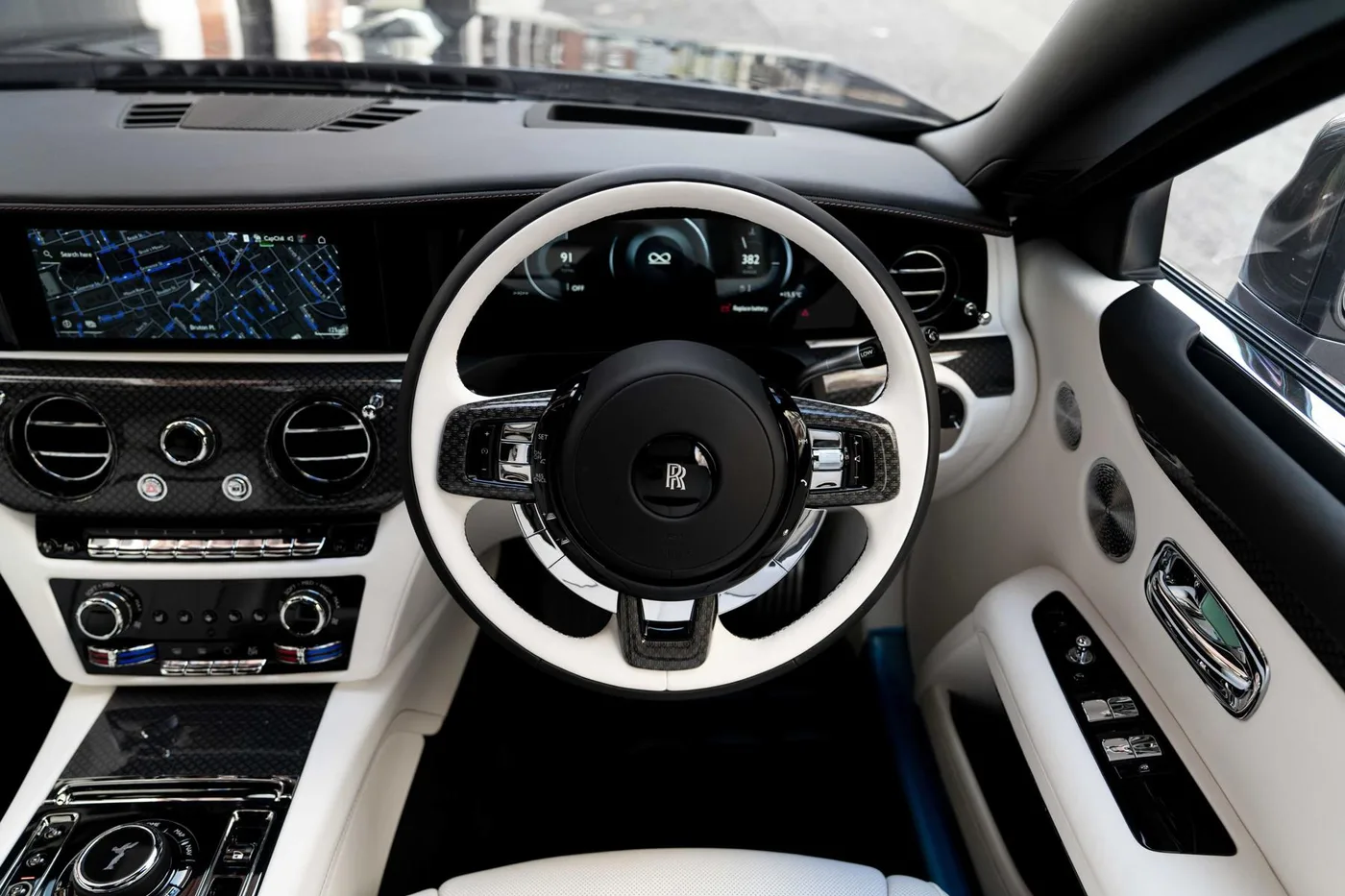 2026 Rolls-Royce Ghost Series II Black Badge angeboten von einer Vertragshändlergruppe in London, Vereinigtes Königreich, Foto 10 von 25