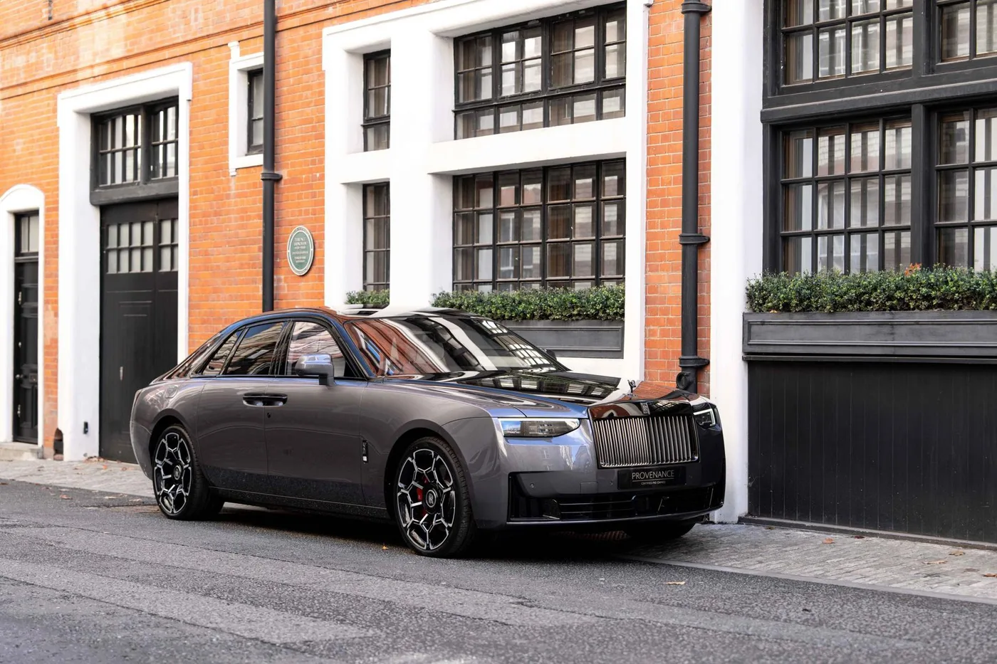 2026 Rolls-Royce Ghost Series II Black Badge angeboten von einer Vertragshändlergruppe in London, Vereinigtes Königreich, Foto 12 von 25