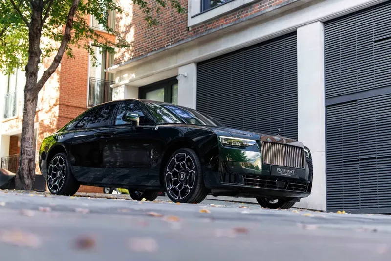2026 Rolls-Royce Ghost Series II Black Badge angeboten von einer Vertragshändlergruppe in London, Vereinigtes Königreich, Hauptfoto