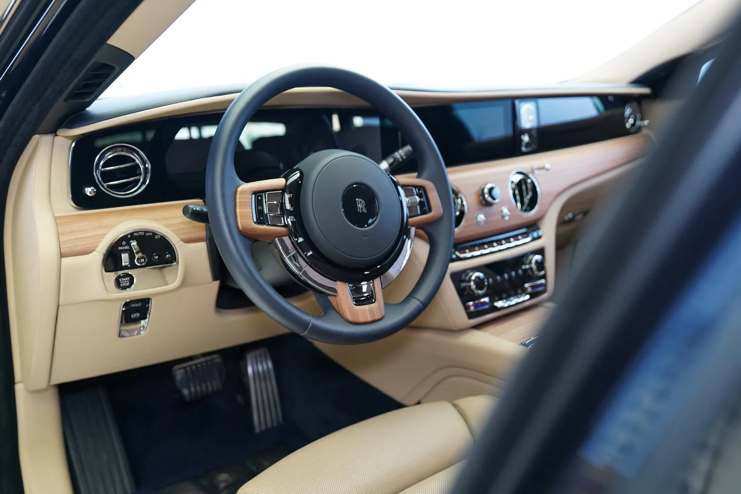 2026 Rolls-Royce Ghost Series II, 2/20