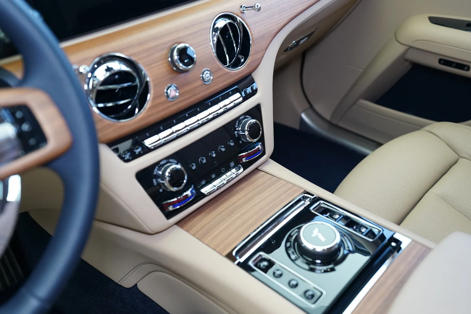 2026 Rolls-Royce Ghost Series II, 3/20
