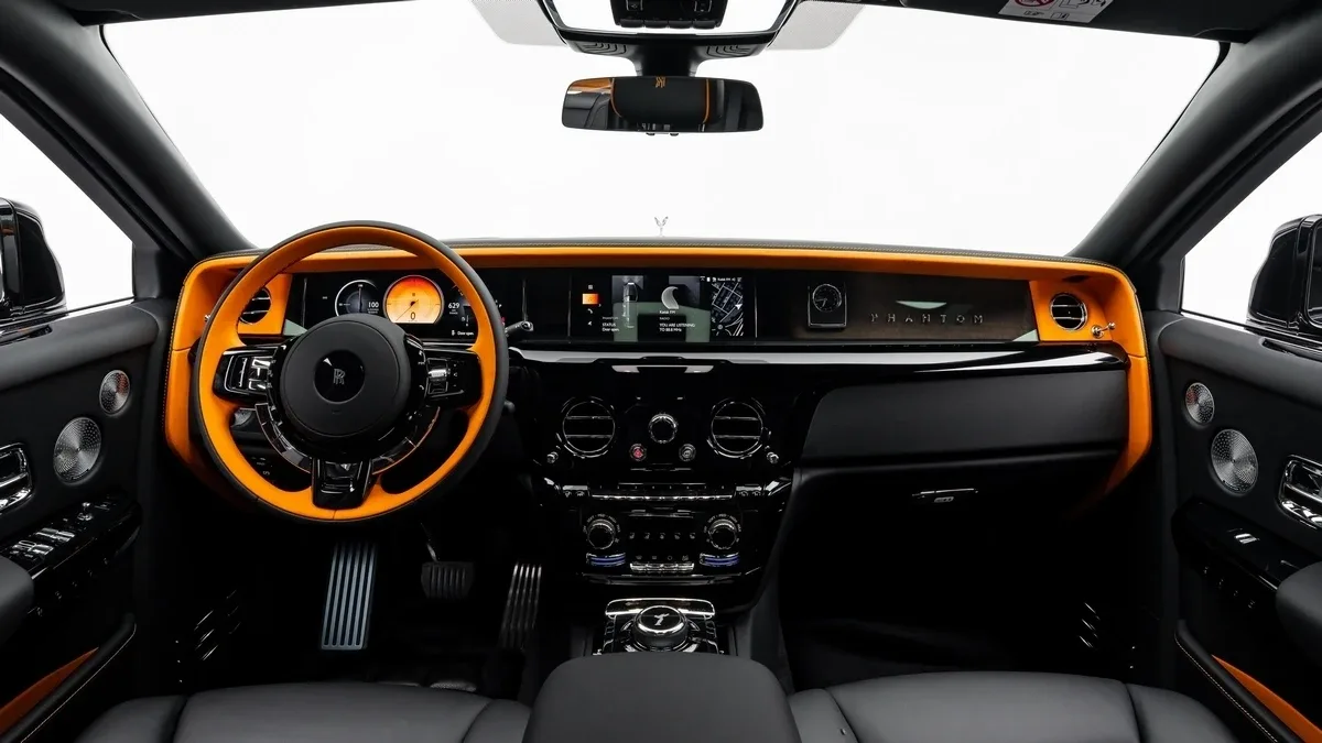 2026 Rolls-Royce Phantom Extended angeboten von einem Fachhändler in Dubai, Vereinigte Arabische Emirate, Foto 16 von 25
