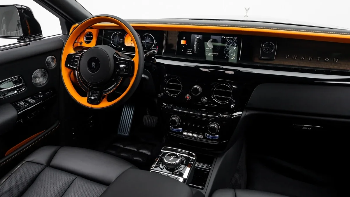 2026 Rolls-Royce Phantom Extended angeboten von einem Fachhändler in Dubai, Vereinigte Arabische Emirate, Foto 17 von 25