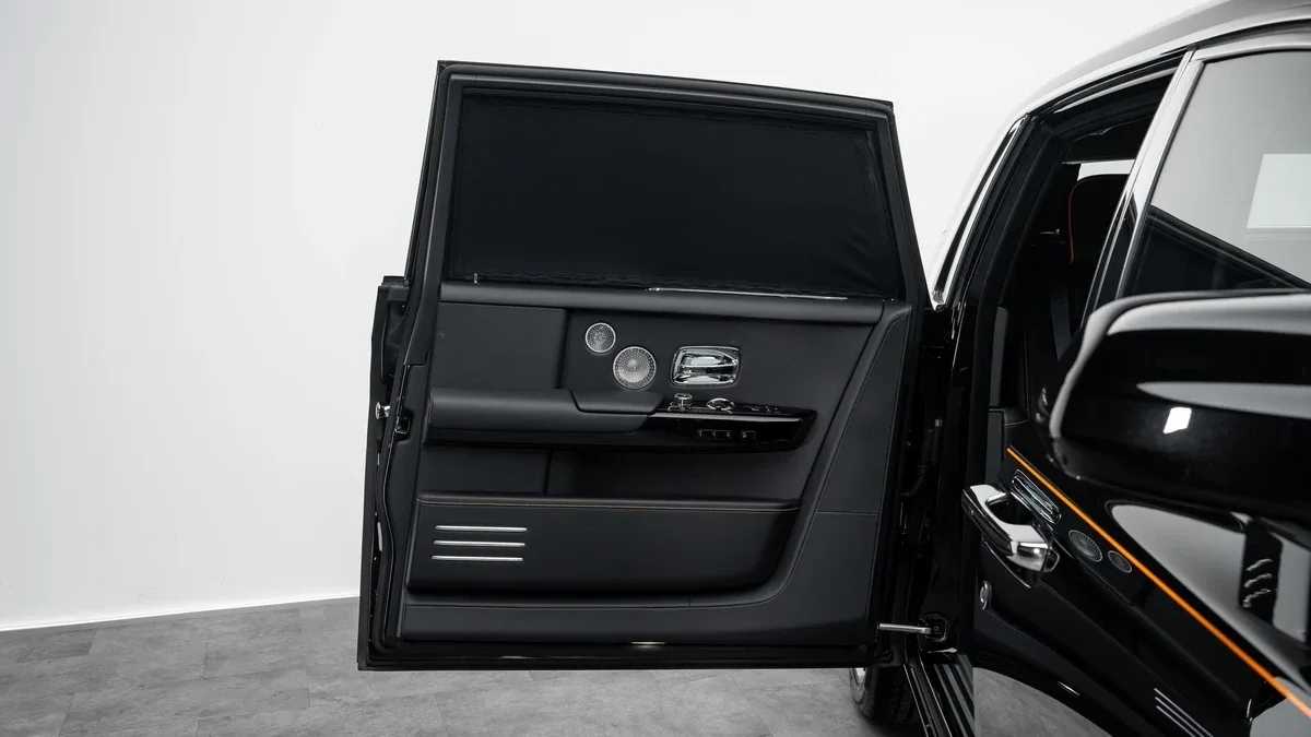 2026 Rolls-Royce Phantom Extended angeboten von einem Fachhändler in Dubai, Vereinigte Arabische Emirate, Foto 25 von 25