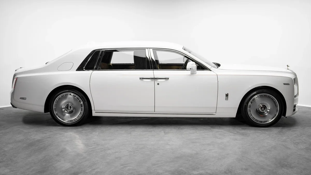 2026 Rolls-Royce Phantom Extended proposée par un concessionnaire spécialisé à Dubai, Émirats arabes unis, photo 5 sur 25