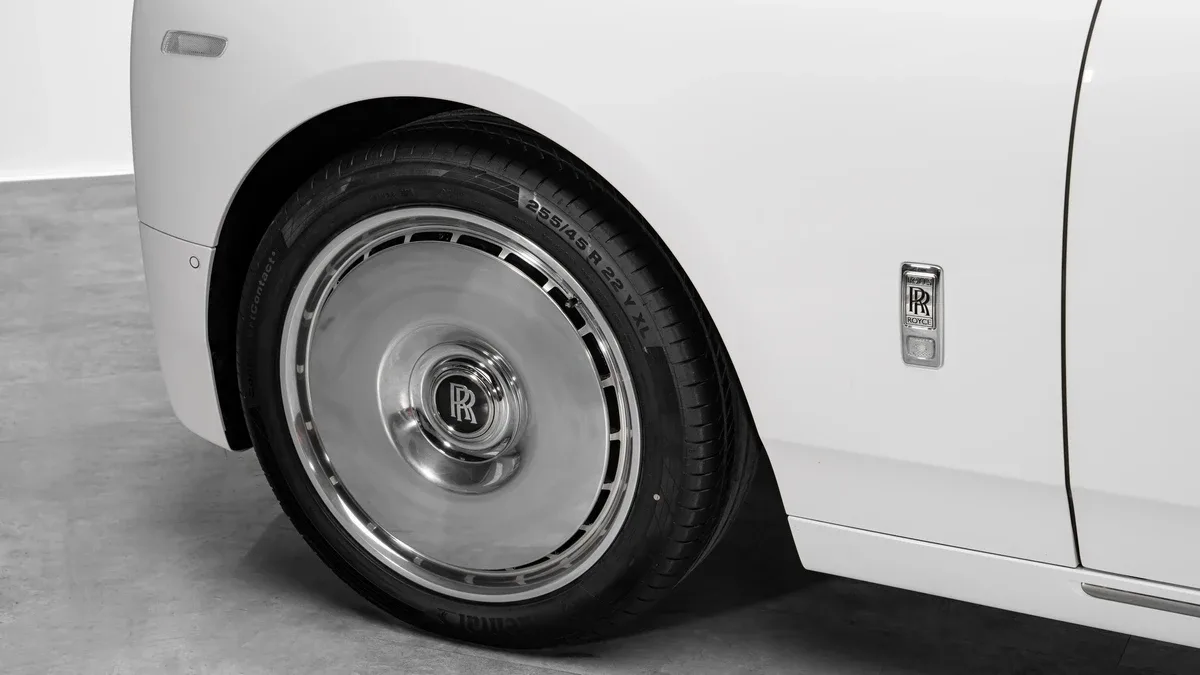 2026 Rolls-Royce Phantom Extended proposée par un concessionnaire spécialisé à Dubai, Émirats arabes unis, photo 6 sur 25