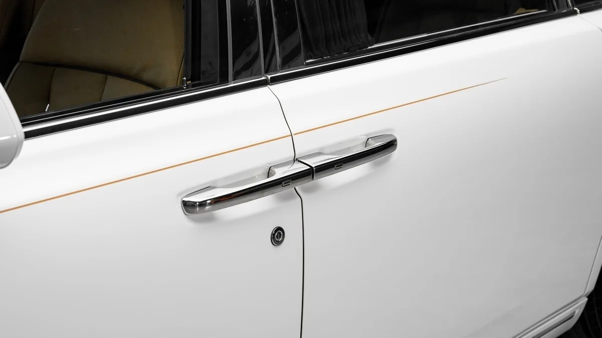 2026 Rolls-Royce Phantom Extended proposée par un concessionnaire spécialisé à Dubai, Émirats arabes unis, photo 9 sur 25