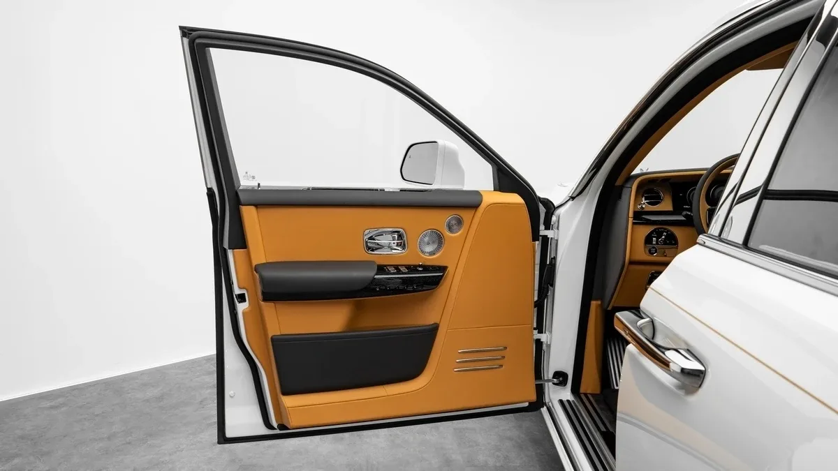 2026 Rolls-Royce Phantom Extended proposée par un concessionnaire spécialisé à Dubai, Émirats arabes unis, photo 10 sur 25