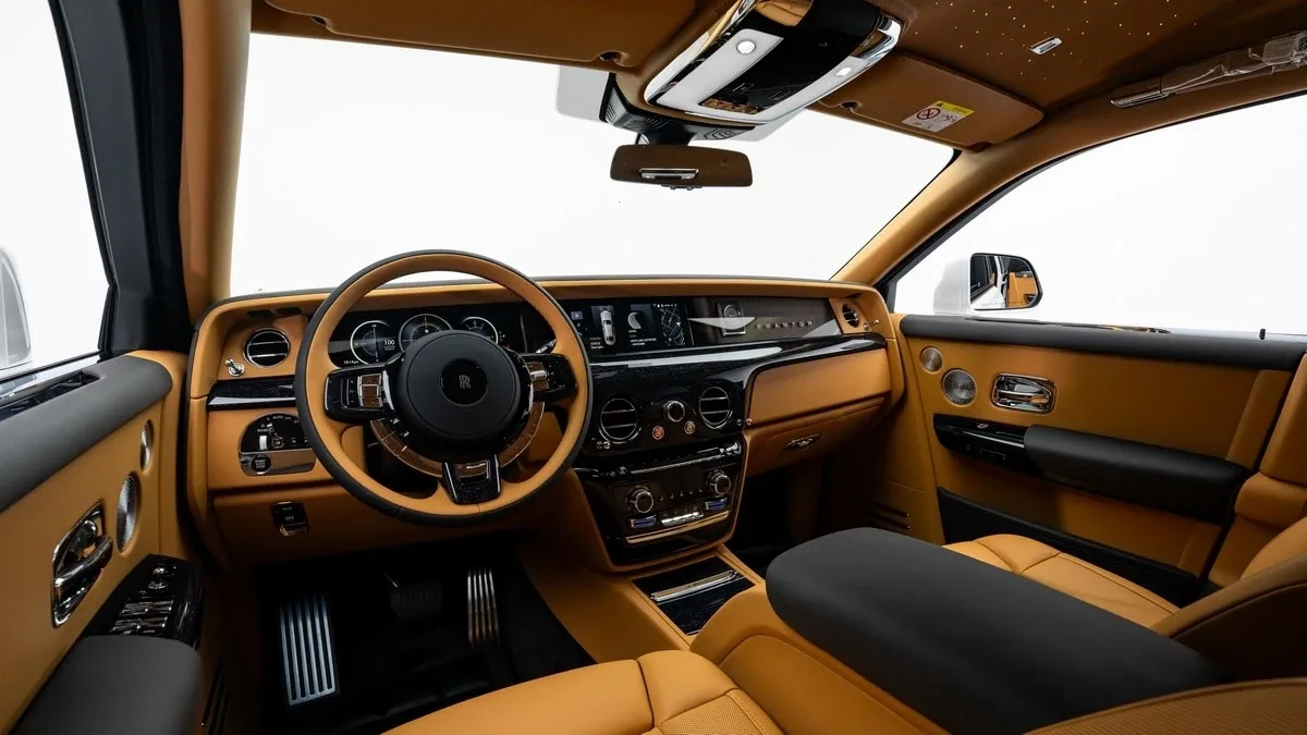 2026 Rolls-Royce Phantom Extended proposée par un concessionnaire spécialisé à Dubai, Émirats arabes unis, photo 13 sur 25