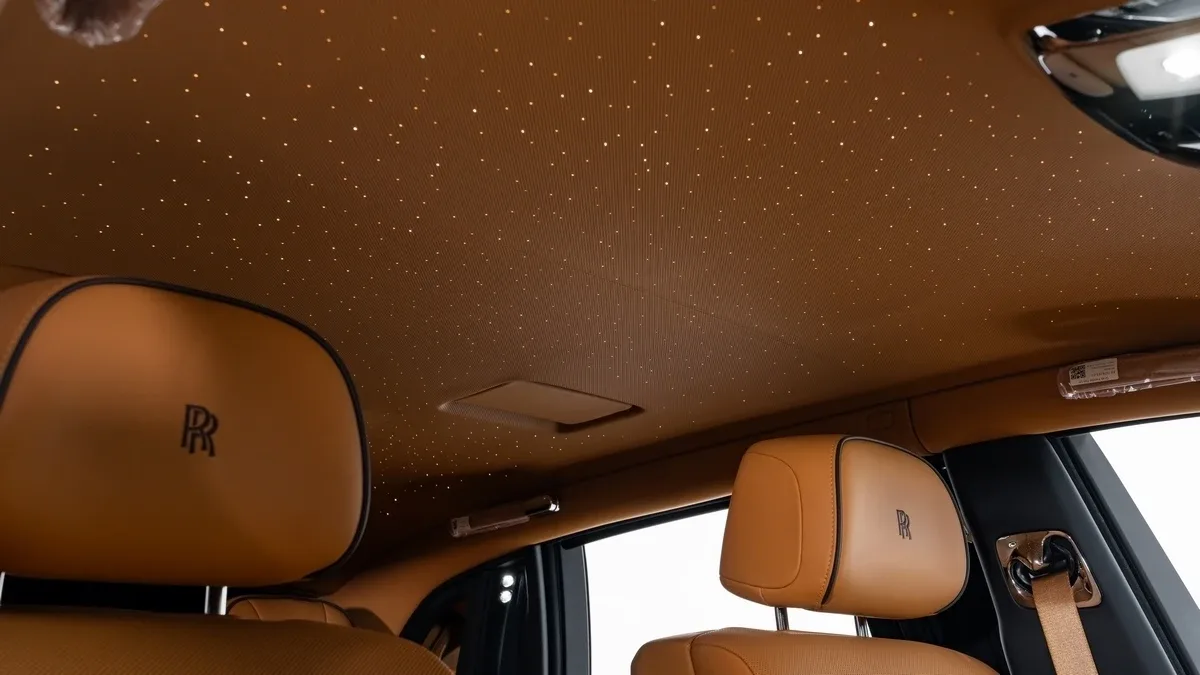 2026 Rolls-Royce Phantom Extended proposée par un concessionnaire spécialisé à Dubai, Émirats arabes unis, photo 24 sur 25