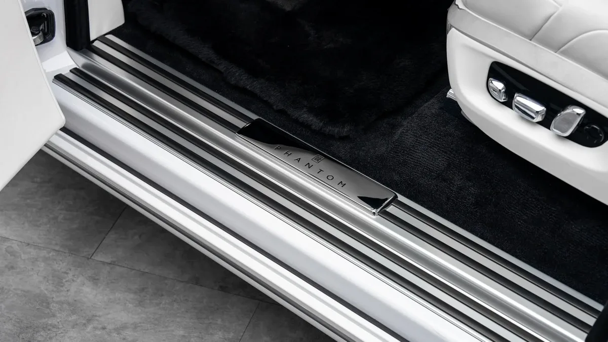 2026 Rolls-Royce Phantom Extended angeboten von einem Fachhändler in Dubai, Vereinigte Arabische Emirate, Foto 12 von 25
