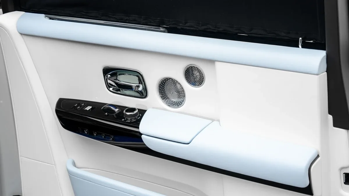 2026 Rolls-Royce Phantom Extended angeboten von einem Fachhändler in Dubai, Vereinigte Arabische Emirate, Foto 25 von 25