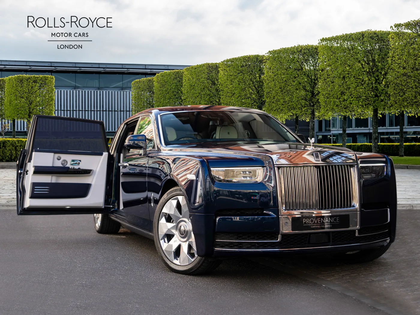 2026 Rolls-Royce Phantom Extended angeboten von einer Vertragshändlergruppe in London, Vereinigtes Königreich, Foto 7 von 25