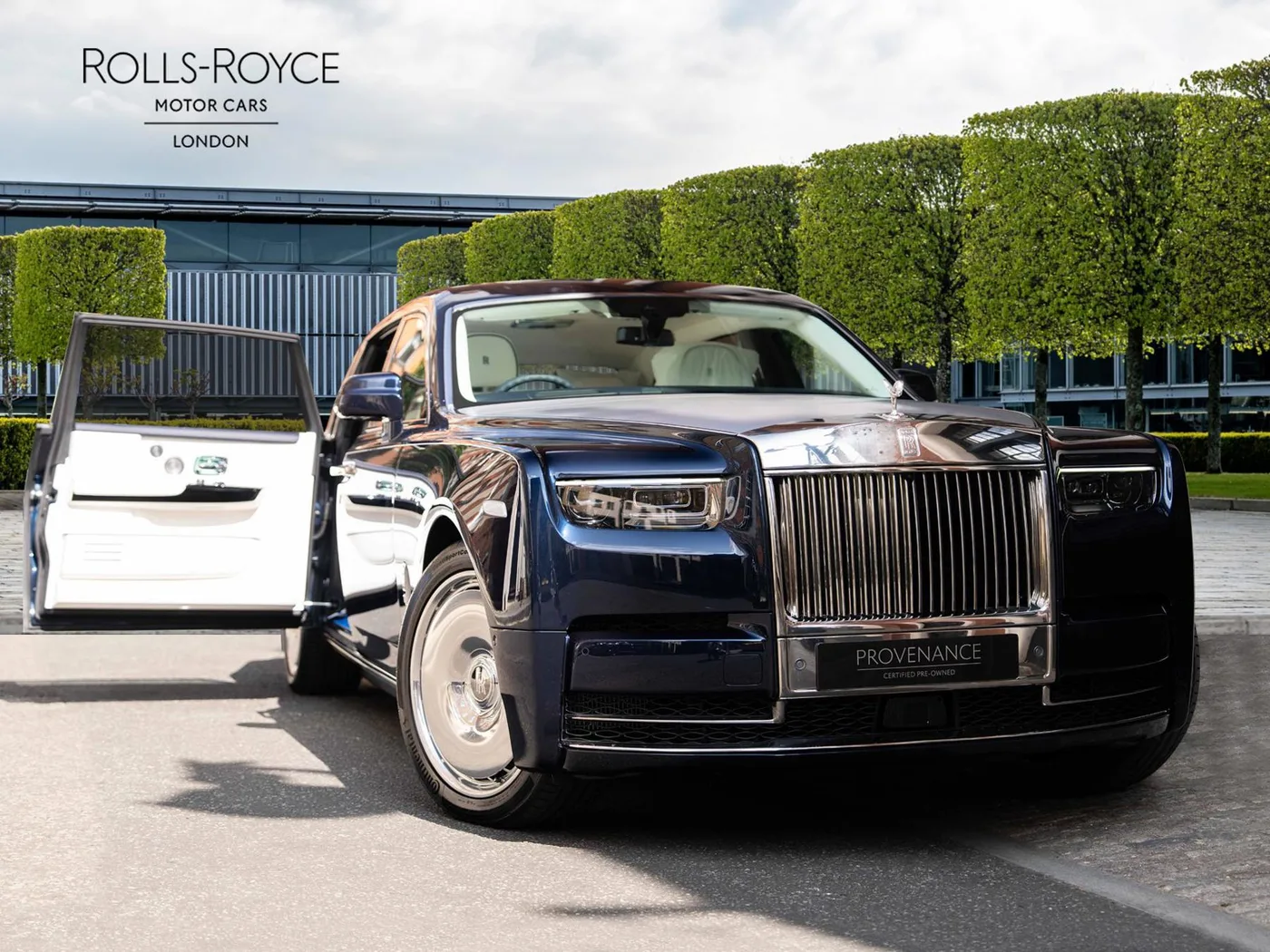 2026 Rolls-Royce Phantom Extended angeboten von einer Vertragshändlergruppe in London, Vereinigtes Königreich, Foto 8 von 25