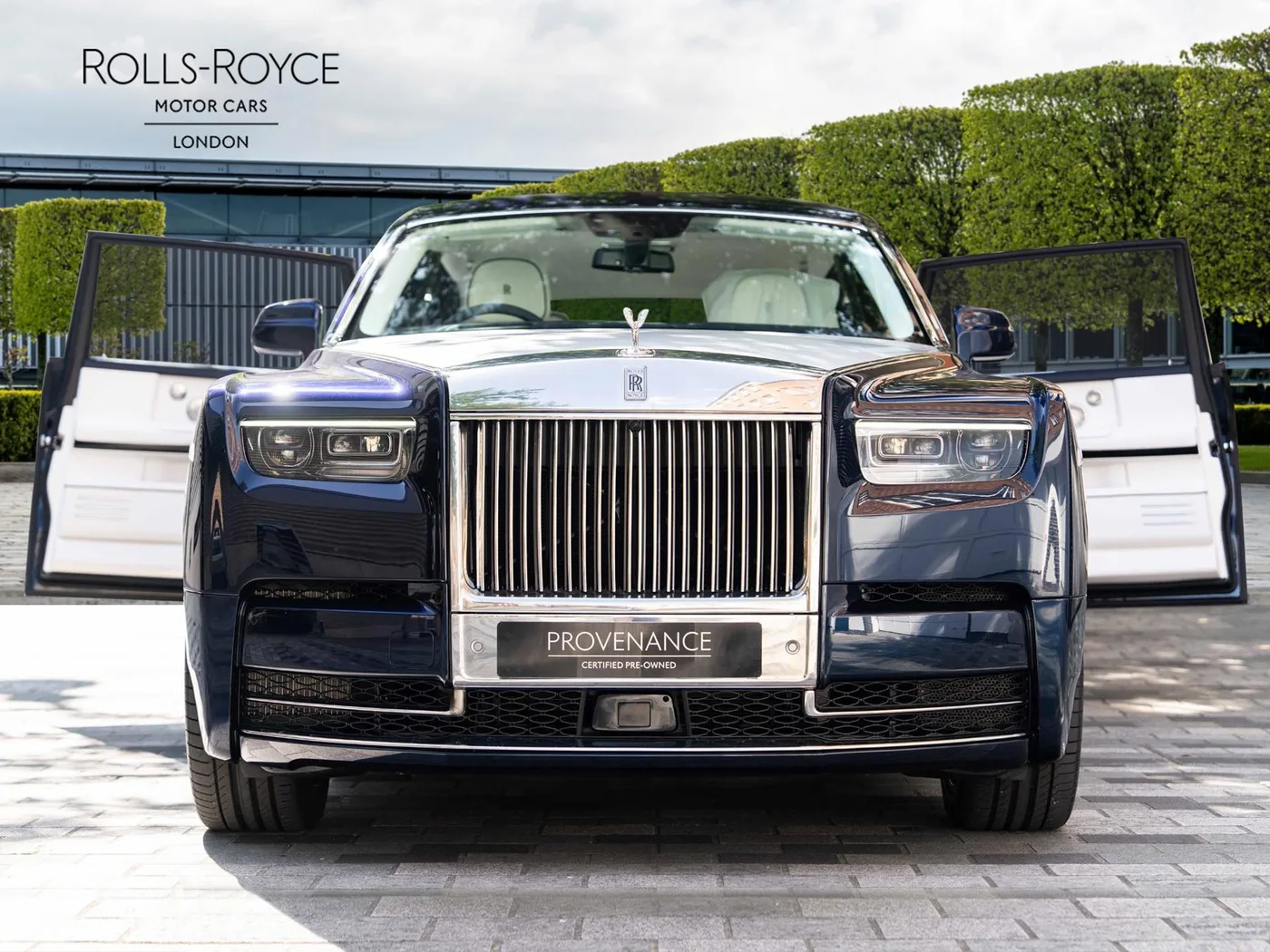 2026 Rolls-Royce Phantom Extended angeboten von einer Vertragshändlergruppe in London, Vereinigtes Königreich, Foto 9 von 25