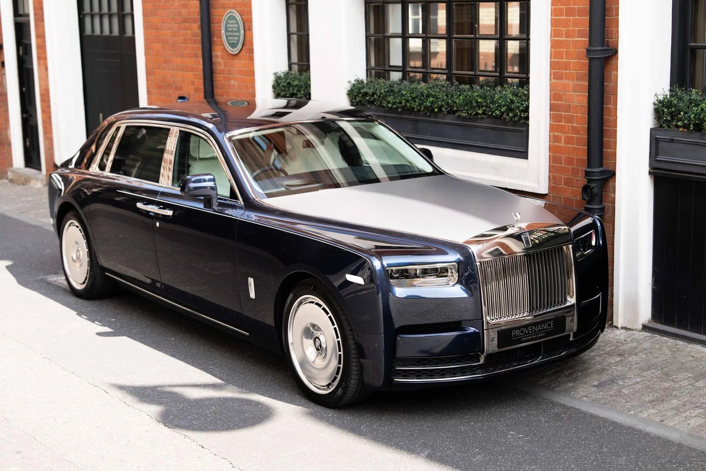 2026 Rolls-Royce Phantom Extended angeboten von einer Vertragshändlergruppe in London, Vereinigtes Königreich, Foto 14 von 25
