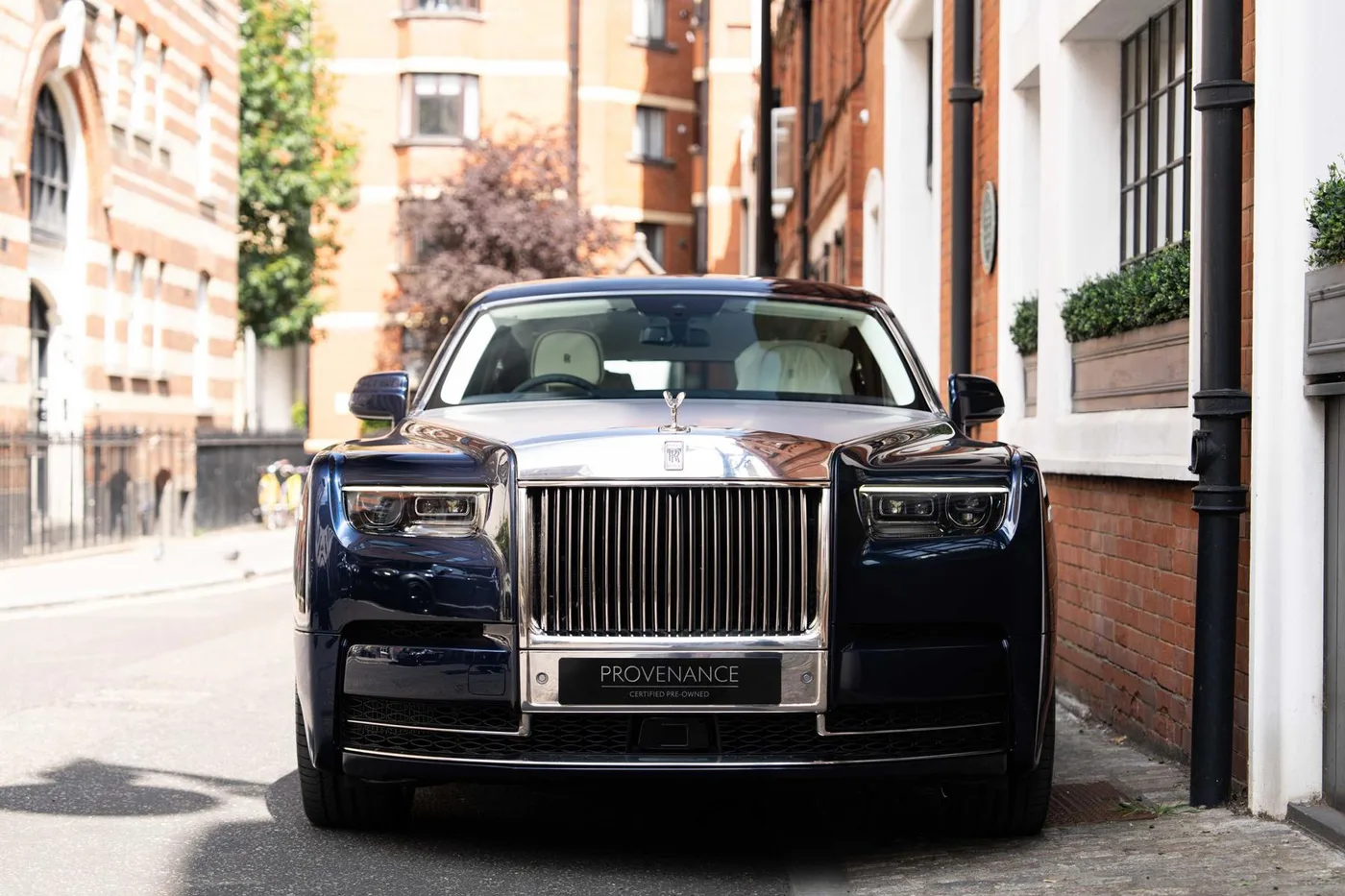 2026 Rolls-Royce Phantom Extended angeboten von einer Vertragshändlergruppe in London, Vereinigtes Königreich, Foto 15 von 25