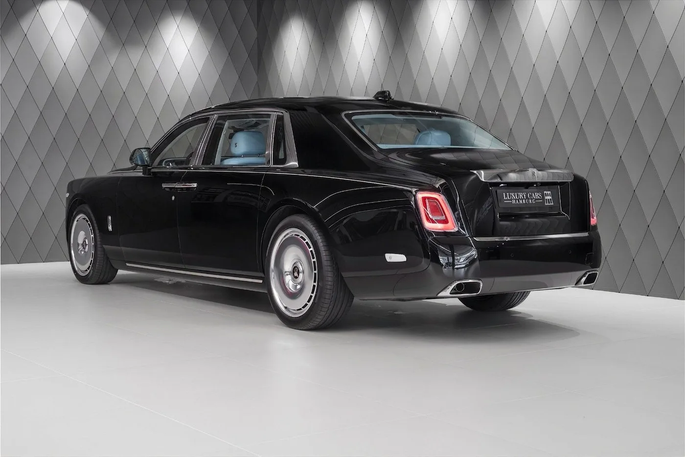 2026 Rolls-Royce Phantom Extended angeboten von einem Supersportwagenhändler in Schenefeld, Deutschland, Foto 6 von 14