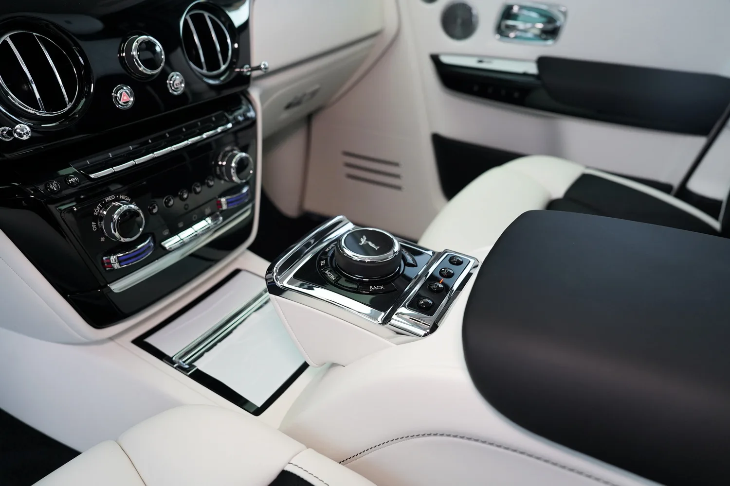 2026 Rolls-Royce Phantom Extended, 5/20